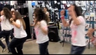 Exhibicin de zumba and hip hop en Decathlon Vicar
