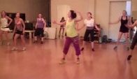 Zumba Fitness Ay Papacito Cumbia
